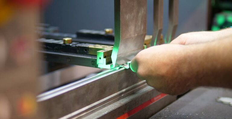 Operatrice operateur de pliage roulage CN